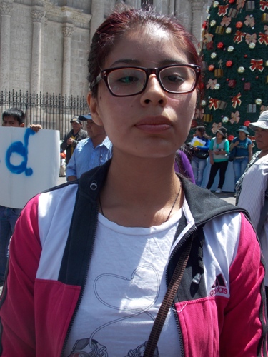 Diana-Llanos-jóvenes- protestan