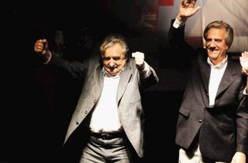 José Mujica y su sucesor Tabaré Vasquez