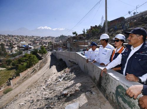 Gobierno transfiere S/ 10 millones para obras de reconstrucción y proyectos hídricos