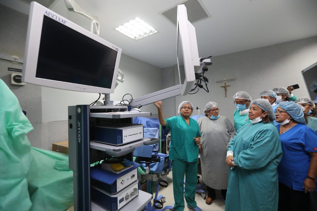 Ministra de Salud realiza inspección en hospital Honorio Delgado tras declaratoria de emergencia