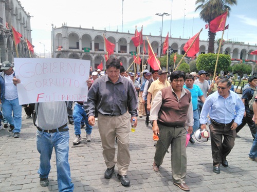 Gremio de construcción civil pide nuevas elecciones en Perú