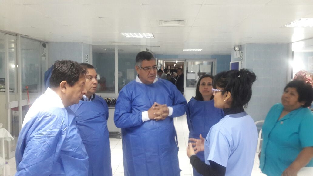 Presidente de EsSalud encontró malas condiciones de los hospitales