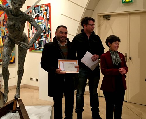 Premian a artista Juan Carlos Zeballos en París