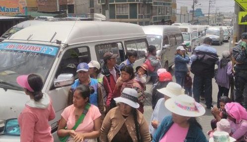Conductores de combis piden nulidad de Sistema Integrado de Transportes