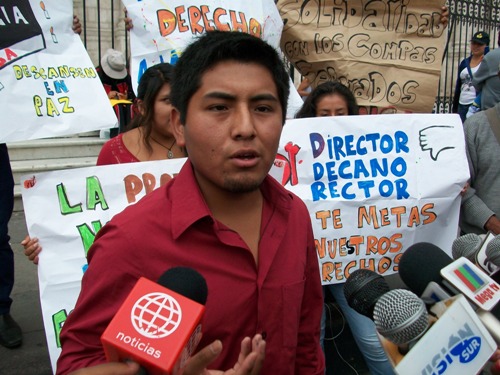 VIDEO. Estudiantes de la UNSA protestan a favor de expulsados y suspendidos