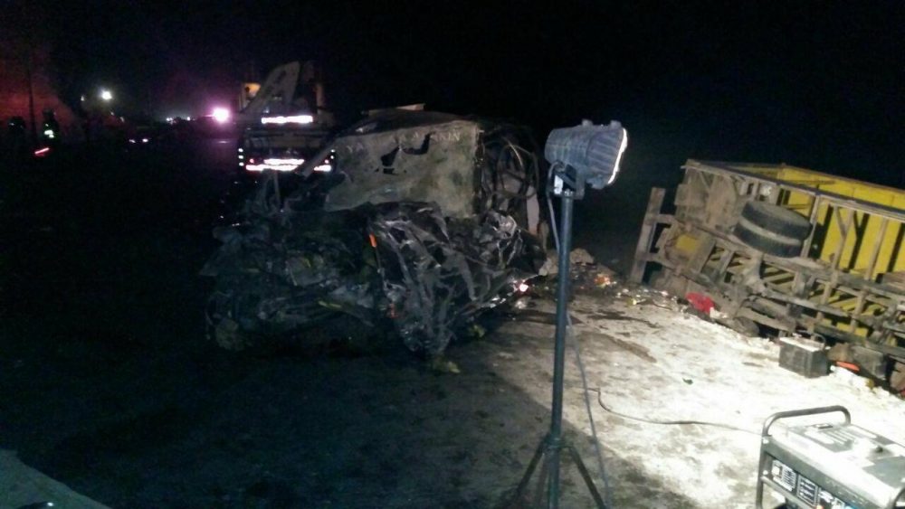FOTOS y VIDEO. Se eleva a 10 la cifra de muertos tras choque en vía Mollendo – Mejía