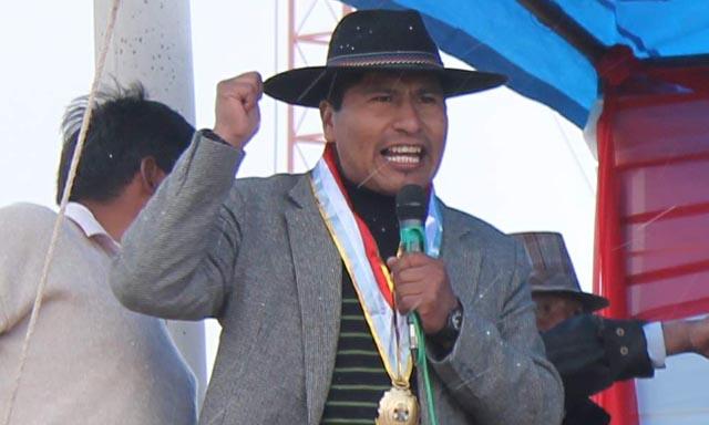 Gobernador de Puno califica de «borracho» a su par de Arequipa Elmer Cáceres Llica (video)