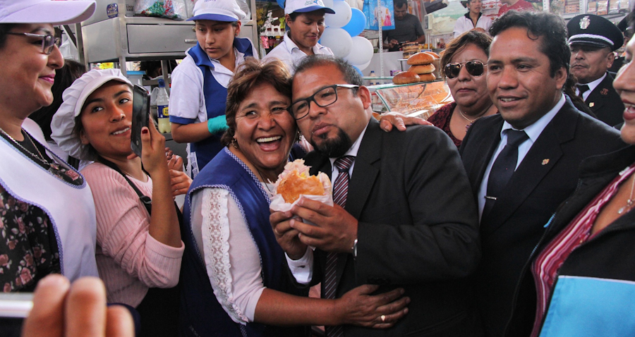 Contraloría advierte que alcalde Omar Candia “come mucho” en sus comisiones de servicio