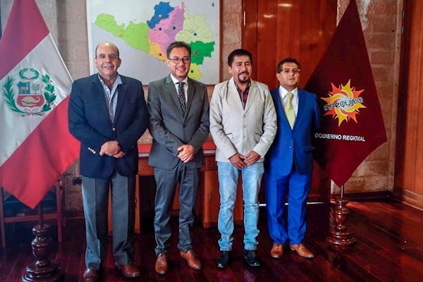 Empresarios se declaran satisfechos con gestión de Elmer Cáceres Llica
