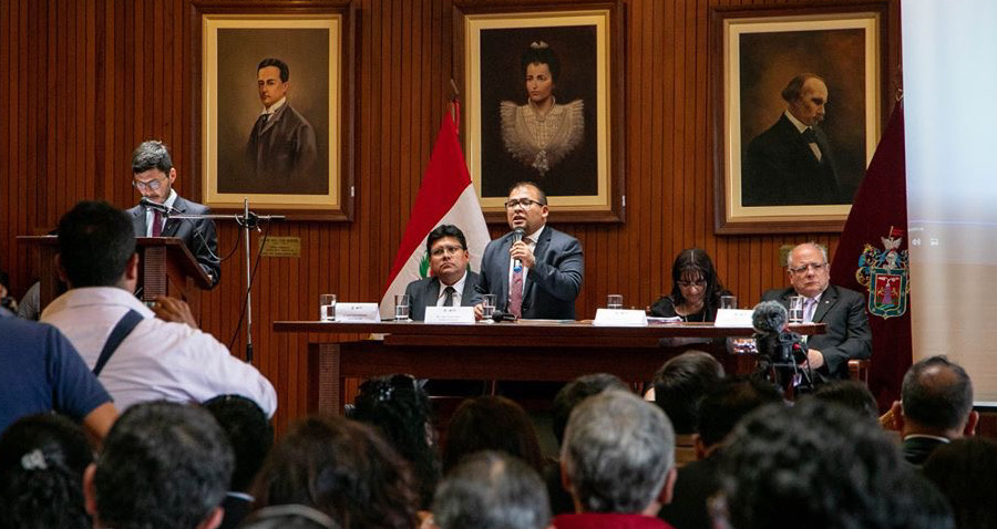 Más promesas que resultados en primer año de Omar Candia como alcalde de Arequipa