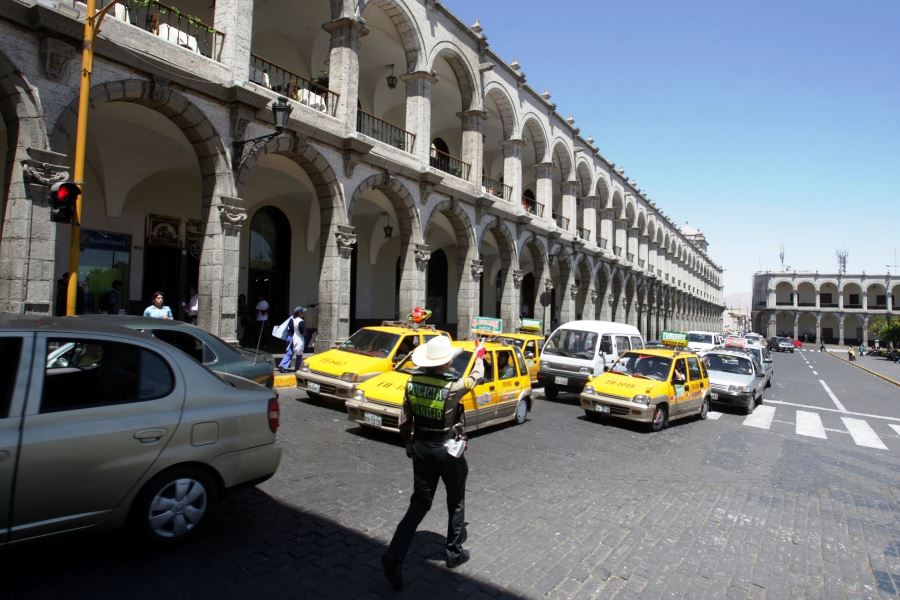 Taxis ingresarán por turnos al Centro Histórico según su número de placa