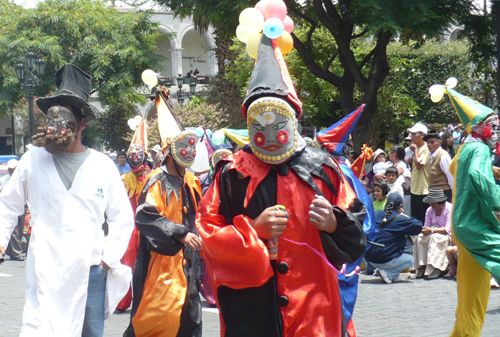 «Corso de las Flores» se desarrolla este sábado por carnaval