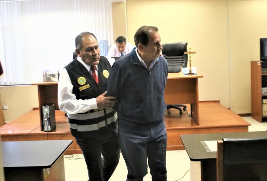 Condenan a exjuez Gino Valdivia a nueve años de cárcel por pedir coimas (VIDEO)