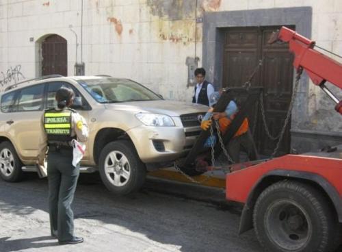 Vehículos internados por Municipalidad fueron encontrados desmantelados