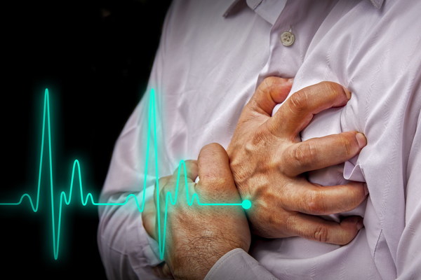 Cómo reconocer y prevenir un infarto al corazón
