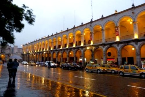 Ciudad de Arequipa aguantó más de 16 horas de lluvia persistente