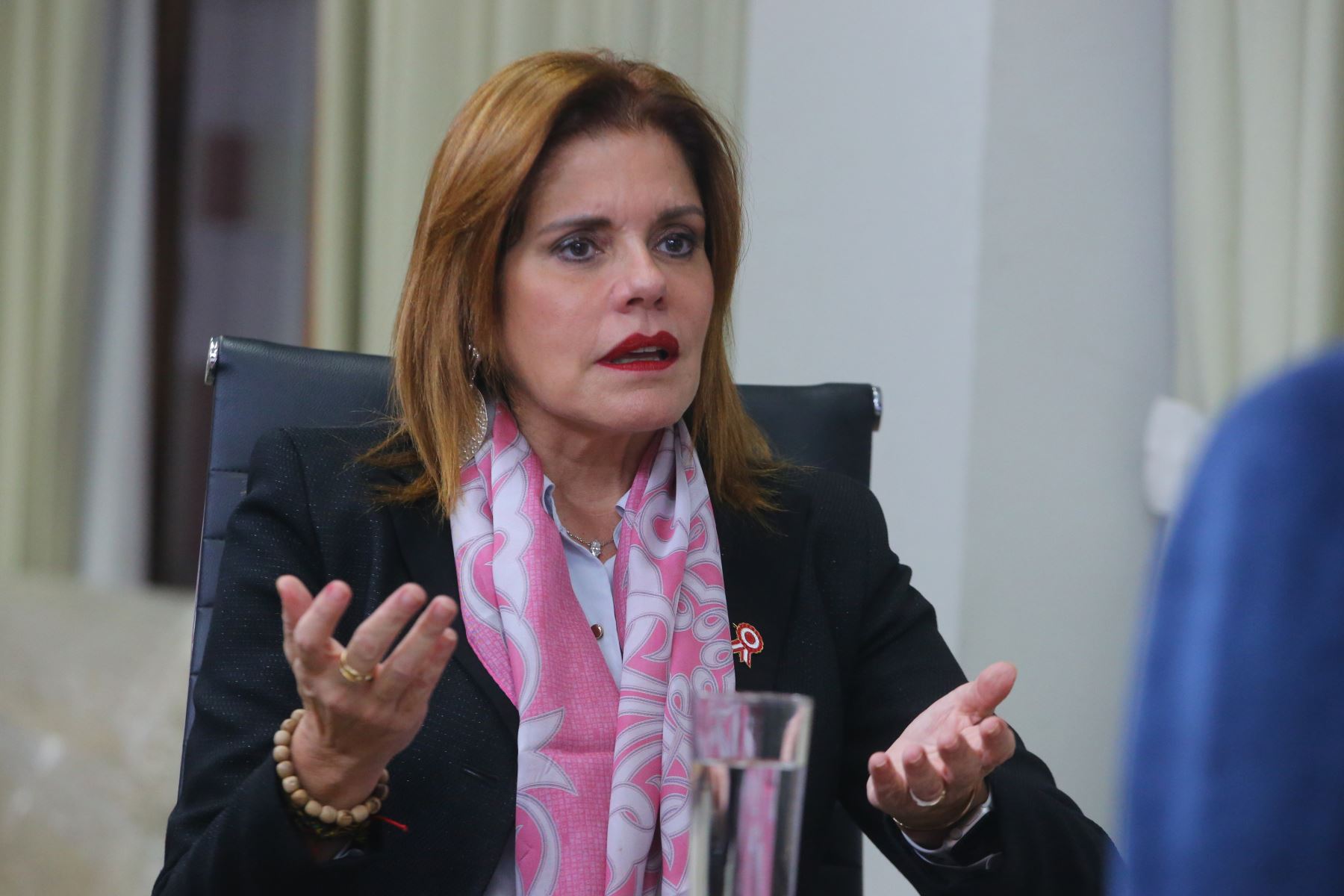 Mercedes Aráoz renunció al cargo de vicepresidenta y al encargo del Congreso