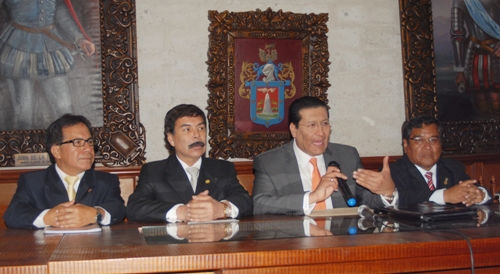 Monorriel circulará por Arequipa a fines del 2016 afirma ministro Carlos Paredes