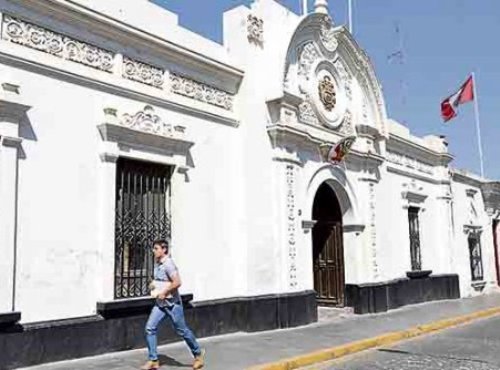 Llega autoridad de Lima para iniciar proceso de nombramiento de nuevo prefecto