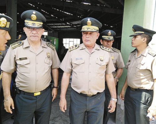 Nuevos comandantes y mayores asumen cargos en Arequipa