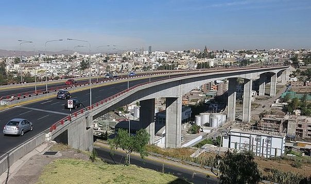 Puente Chilina: Restringirán parcialmente acceso a peatones para evitar suicidios