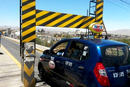 Caos vehicular por restricción de vehículos en el puente Fierro