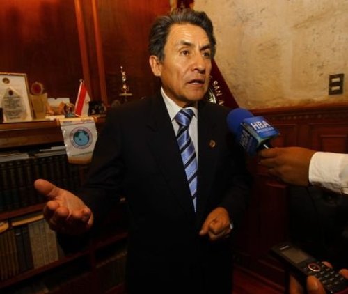 Fiscalía inicia investigación a ex rector de la UNSA Valdemar Medina