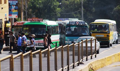 Apaza señala a Provincial y transportistas no consorciados por problemas con el SIT