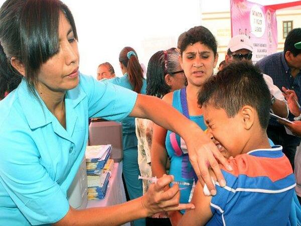 Gerencia de Salud critica oposición de padres e instituciones a campaña de vacunación