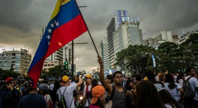 Venezuela: ¿solución democrática o militar?