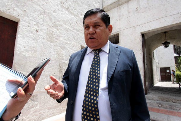 Walter Gutiérrez: el vicegobernador que busca vacancia del gobernador, en riesgo de ser vacado