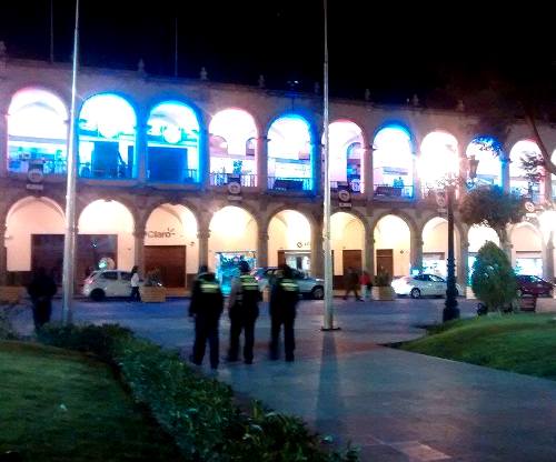 Feria inmobiliaria afecta iluminación del Portal de la Municipalidad