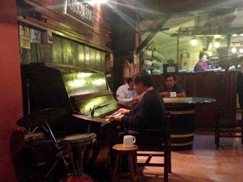 piano-bar
