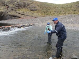 Autoridad Nacional del Agua interviene en contaminación de río por minera Buenaventura