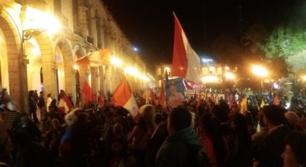 Arequipeños salieron a festejar triunfo de Kuczynski en elección presidencial