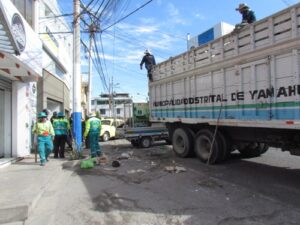 Desalojan a dos recicladoras que almacenaban toneladas de basura en Yanahuara