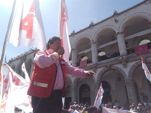 El secretario general del Frente de Defensa de Trabajadores de Arequipa (FDTA), José Luis Chapa,