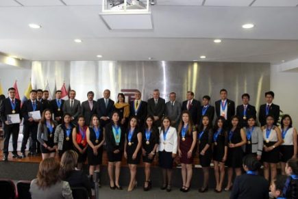 Miembros del Parlamento Andino instalaron parlamentos juveniles