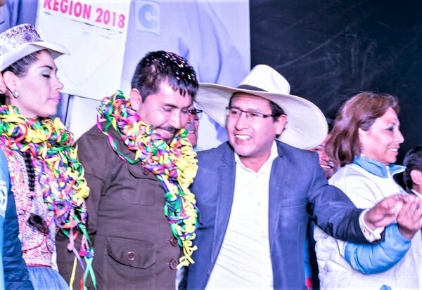 Gobernador de Arequipa recontrata a su amigo Hugo Mendoza, denunciado por violencia familiar