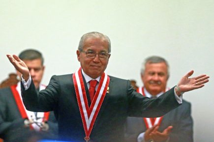Fujimorismo vuelve a blindar a Pedro Chávarry en el Congreso