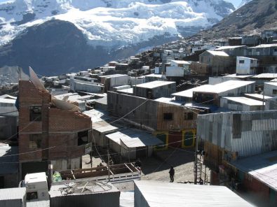 Trata de personas se consolida en Puno alrededor de la minería ilegal y la venta de cerveza