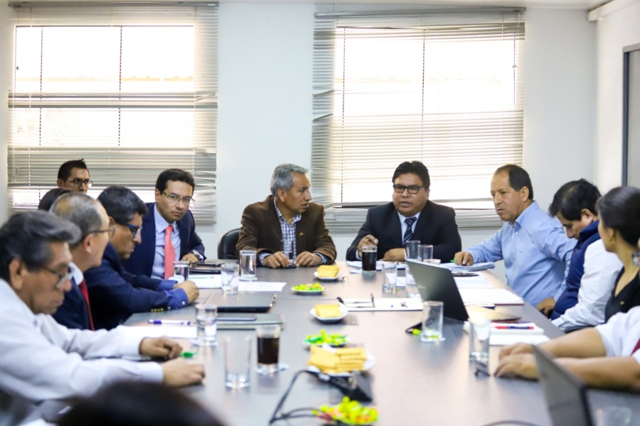 Reunión entre funcionarios del Gobierno Regional y especialistas del MEF y Minagri por Majes Siguas II