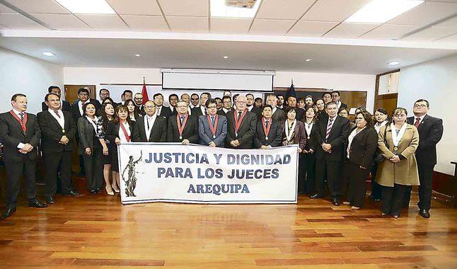 huelga blanca de jueces en Arequipa