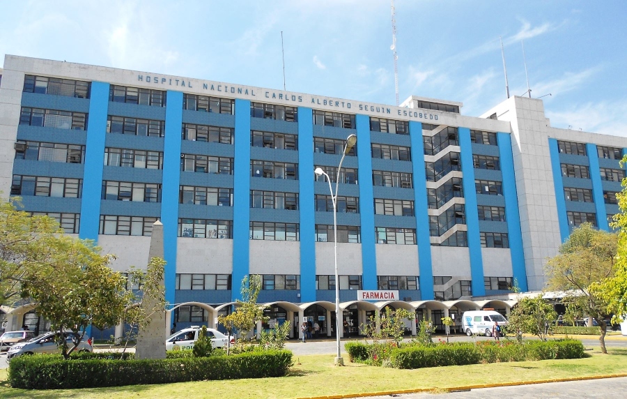 Hospital Carlos Alberto Seguín Escobedo de Essalud Arequipa será usado para atender pacientes con coronavirus. 