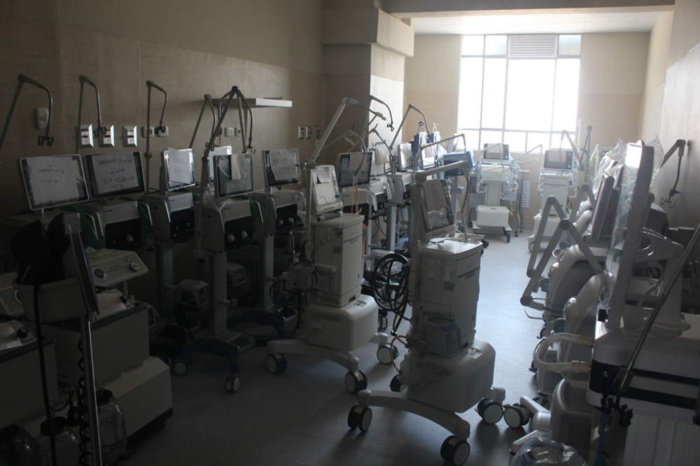 Equipos médicos están almacenados y no se utilizan en hospital covid Arequipa