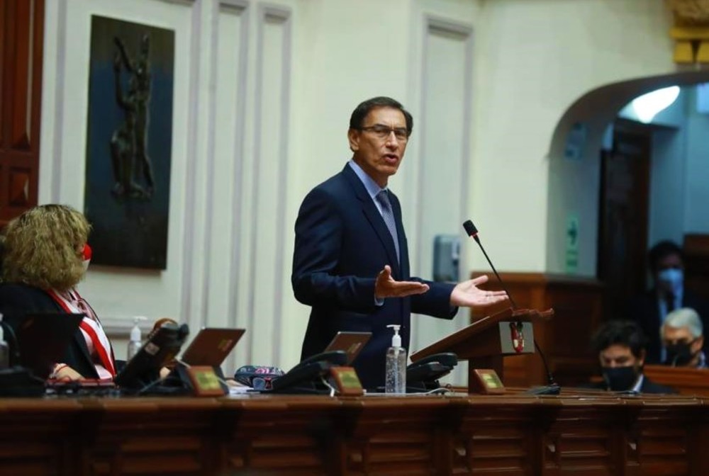 Martín Vizcarra se defiende ante pedido de vacancia. 