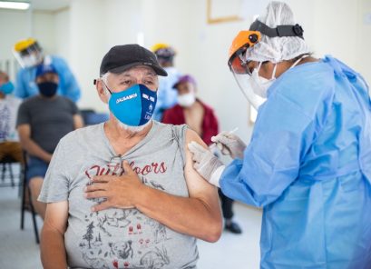 Arequipa: Vacunarán a mayores de 60 años que aún faltan recibir 1° y 2° dosis