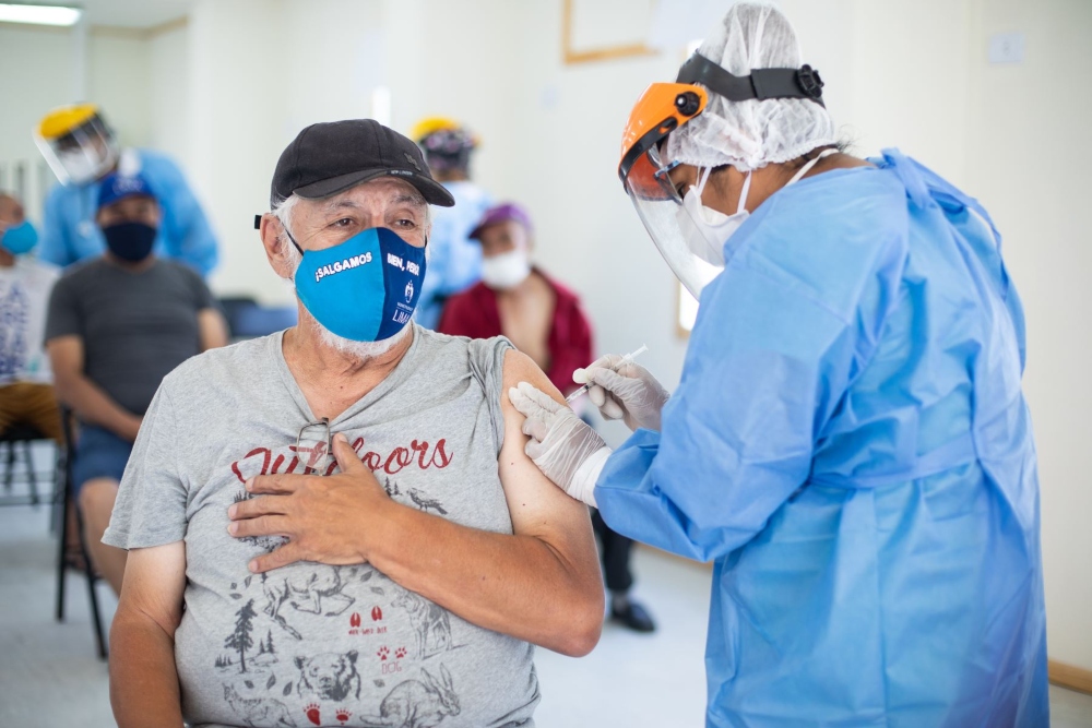 Arequipa: aplicarán nueva estrategia de vacunación que incorpora a asegurados de Essalud