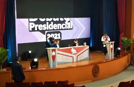 Debate en Arequipa: Fujimori y Castillo ya están en el Aula Magna de la UNSA (Videos)