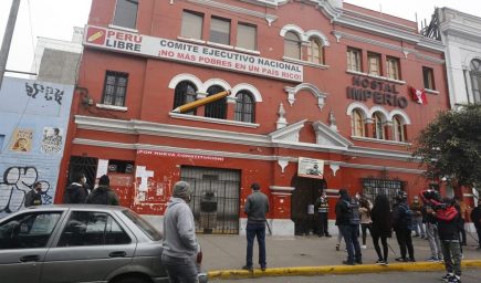 Fiscalía allana locales de Perú Libre en Lima y Junín y también casa de Cerrón